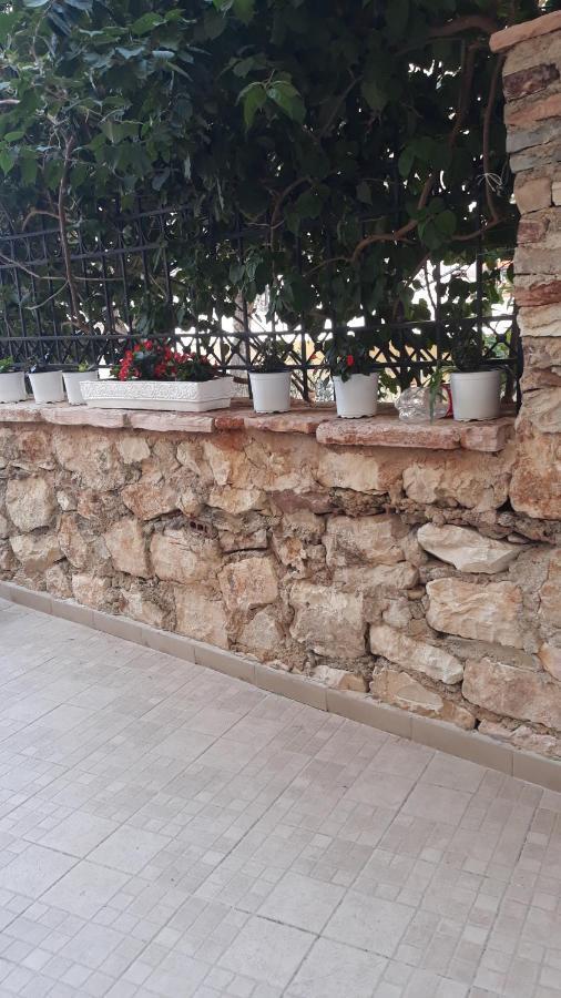 Apartamente Berti'S Garden Saranda Dış mekan fotoğraf