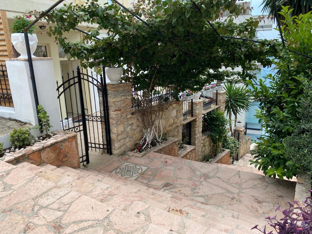 Apartamente Berti'S Garden Saranda Dış mekan fotoğraf