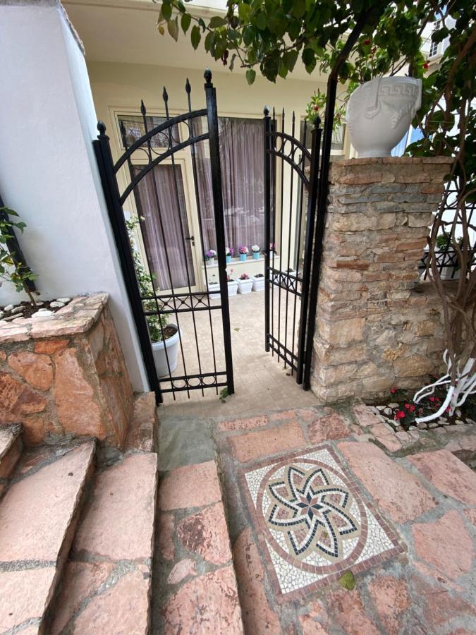 Apartamente Berti'S Garden Saranda Dış mekan fotoğraf