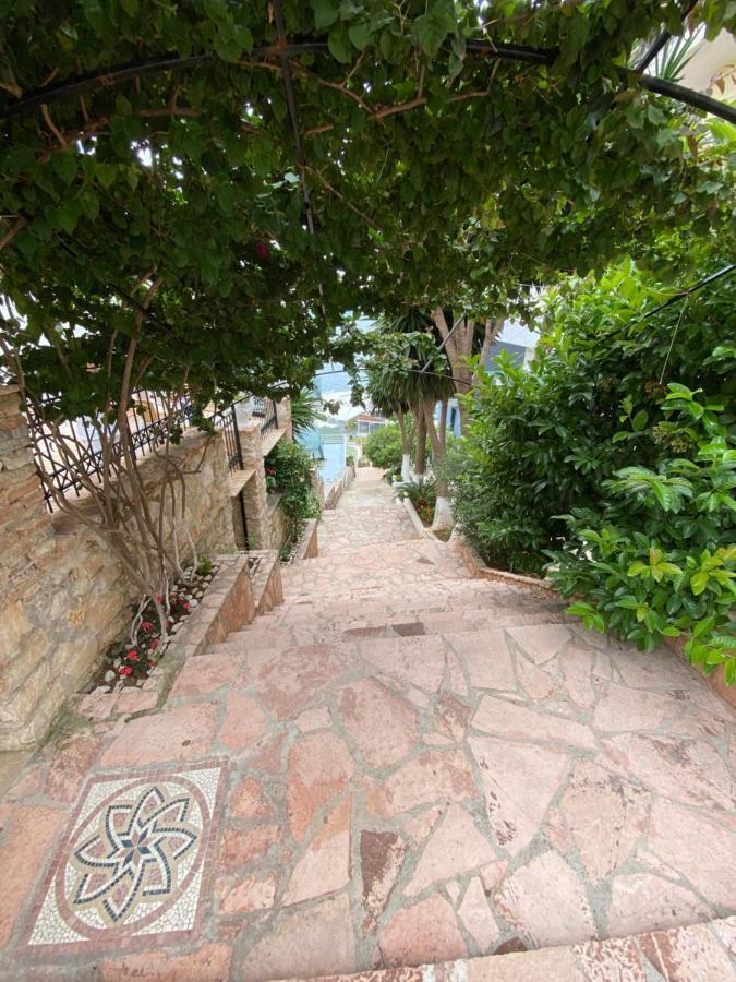 Apartamente Berti'S Garden Saranda Dış mekan fotoğraf